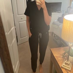 Figs Scrub Set in Black